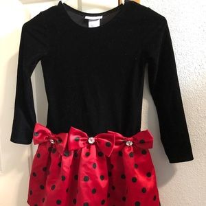 Long sleeve velvet party dress